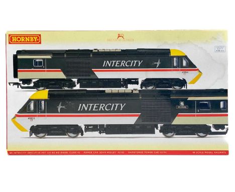 "OO" Hornby Intercity 125" "Swallow" livery HST Executive Pack Comprising R 2702 Executive motorised power car 43103 "John We