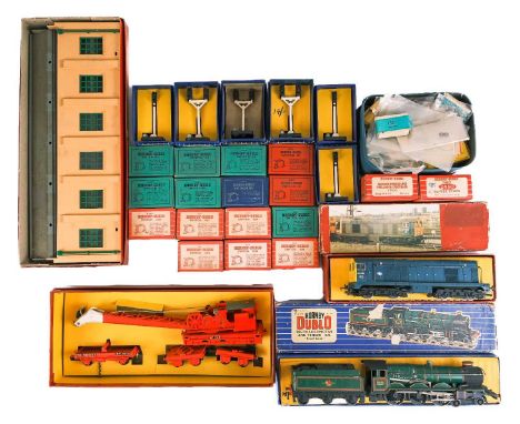 Hornby Dublo boxed locomotives, brakedown crane, signals, switches etc. Comprising: 1. EOLT20 Bristol Castle No. 7013; 2230 C