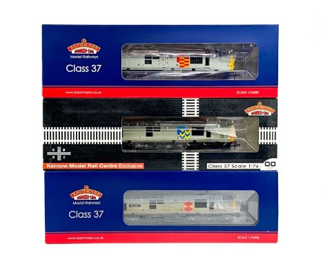 BR English Electric Class 37 "OO" boxed Bachmann Exclusive models (x3)  Comprising mint boxed railfreight models:32-384Z BR r