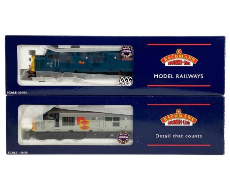 BR English Electric Class 37 "OO" boxed Cornish interest Bachmann models (x2)  Comprising boxed:BR Rail blue, Cornish Railway