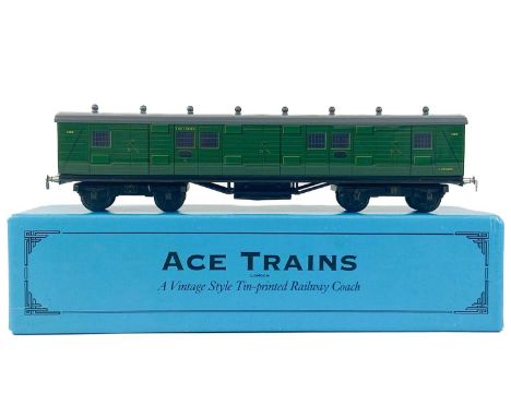 O Gauge Ace / Wright boxed Southern Railway Tin Printed Luggage Van Comprising a Southern Railway luggage van No. 2464 van in