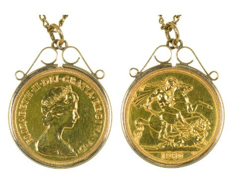 GOLD COIN. SOVEREIGN 1980, MOUNTED IN 9CT GOLD, 8.9G, ON A 15CT GOLD CHAIN, 62 CM L, 3.4G  LIGHT WEAR CONSISTENT WITH AGE AND