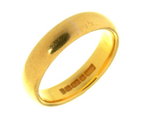 A 22CT GOLD WEDDING RING, DATE LETTER RUBBED, 6G, SIZE I ½  LIGHT WEAR CONSISTENT WITH AGE AND USE