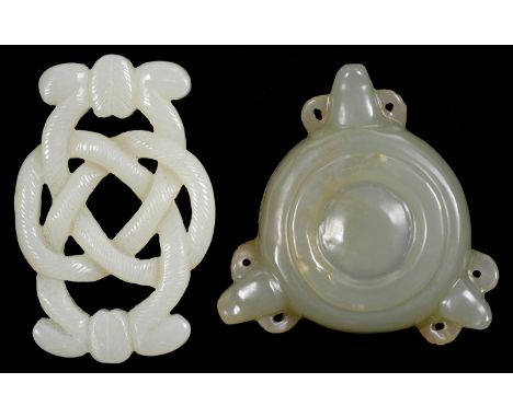 A CHINESE JADE CARVING OF A KNOT AND A SIMILAR MINIATURE BOWL WITH THREE PIERCED LUG HANDLES, KNOT 6CM L  