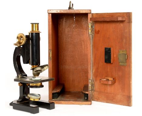 AN EARLY 20TH CENTURY LACQUERED AND BLACKED BRASS COMPOUND MICROSCOPE BY R 7 J BECK LTD, LONDON, NO 30861, CASED  