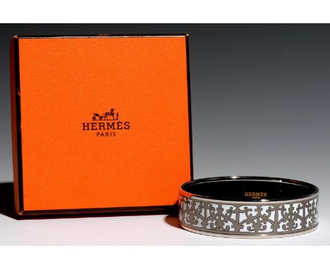 HERMÉS. ENAMEL BANGLE, 66 MM DIAM, BOXED  
