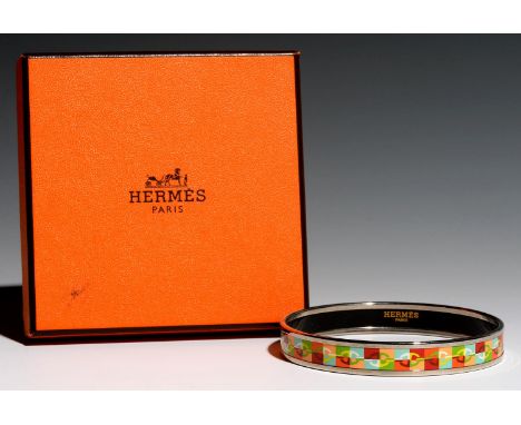 HERMÉS. ENAMEL BANGLE, 65 MM DIAM, BOXED  