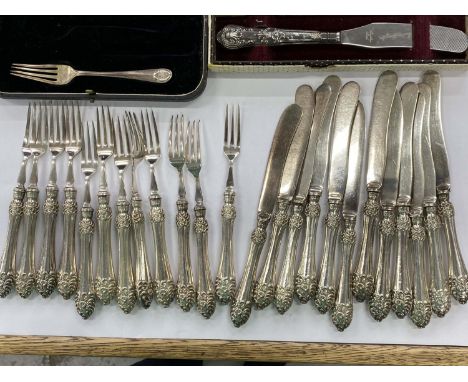 MISCELLANEOUS SILVER HAFTED FLATWARE  