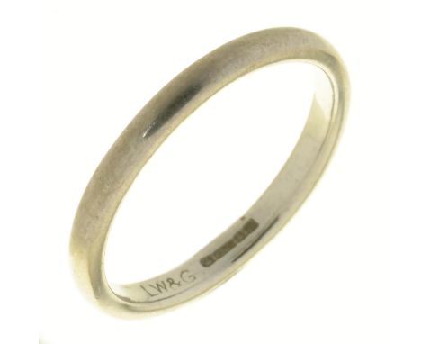 AN 18CT WHITE GOLD WEDDING RING, LONDON 2001, 3.5G, SIZE O  LIGHT WEAR CONSISTENT WITH AGE AND USE