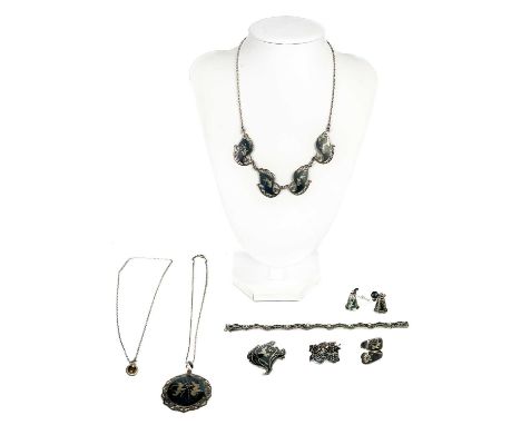 A collection of Siam sterling silver niello jewellery. 58g.