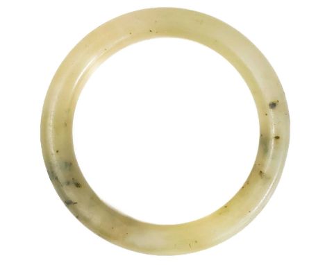 A Chinese jade bangle. Diameter 9cm, inner diameter 6.5cm, 71 grams.