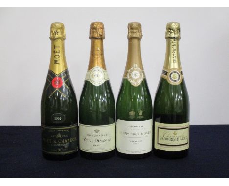 1 bt Moët et Chandon Brut Champagne 1992 1 bt BB&amp;R Grand Cru Brut Champagne NV 1 bt Veuve Devanlay Brut Champagne  NV 1 b