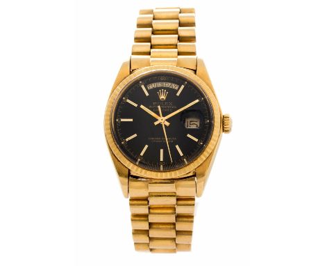 Rolex, a circa 1977 gents 18ct gold Rolex Oyster Perpetual Day Date Superlative Chronometer wristwatch, 3.5cm circular black 