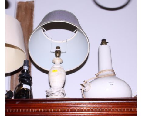 A brass oil lamp and a number of other table lamps, various