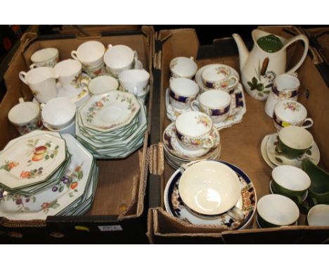TWO TRAYS OF TEA AND DINNERWARE TO INC MIDWINTER, COLCLOUGH ETC