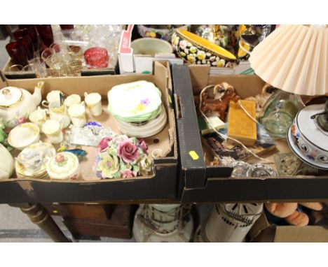 A TRAY OF SUNDRIES TO INC A CONVERTED OIL LAMP TOGETHER WITH A TRAY OF CERAMICS (2)