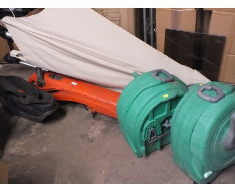 A GARDEN VAC, TWO HOSE REELS AND A GARDEN PARASOL A/F