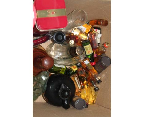 ASSORTED WHISKY ITEMS
To include 15 Scotch whisky miniatures, 4 empty glass bottles, 2 empty ceramic decanters, 2 novelty Chr