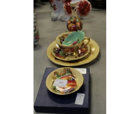 Group Aynsley & Royal Worcester pin dish