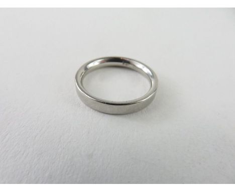 A platinum court wedding band, 3mm, finger size K, 5.1g gross, cased