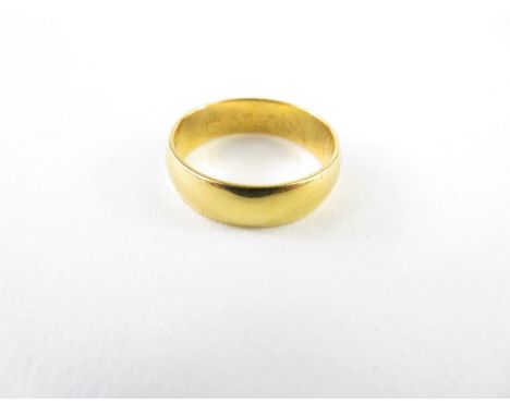 A 22ct gold D shaped wedding band, 5mm, finger size M 1/2, 5g gross