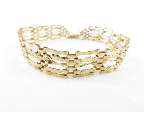 A gate bracelet with facetted links, heart padlock and safety chain, marked 'ASJ 375', 6.43g gross