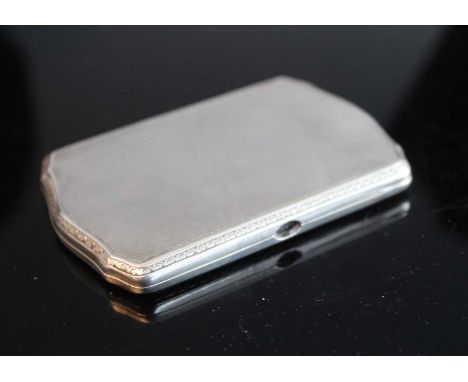 An engine turned silver pocket cigarette case, 67g, 8.5cm 