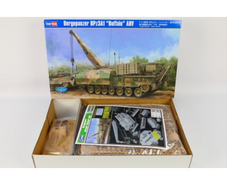 Hobbyboss - A boxed 1:35 scale model kit Bergepanzer BPz3A1 "Buffalo" ARV 84566. The contents generally appear to be excellen