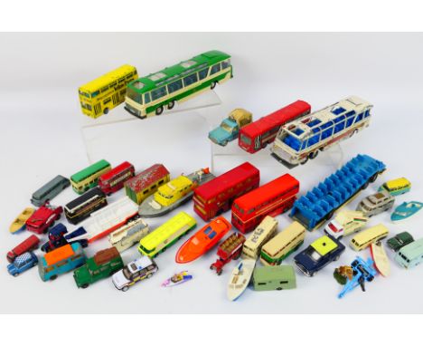 Matchbox - Corgi - Dinky Toys - Other - An unboxed group of diecast and plastic model vehicles in several scales. Lot include