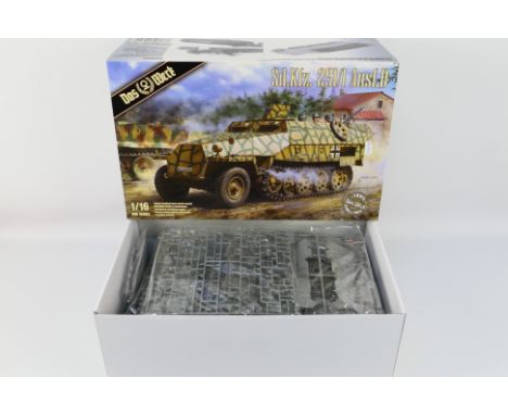 Das Werk - A boxed model kit 1:16 scale Sd.Kfz.251/1 Ausf.D German WW2 halftrack DW 16005. The kit appears to be excellent to