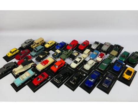 Corgi - Solido - Altaya - Del Prado - A group of unboxed vehicles in 1:43 scale including Land Rover, Saab 900, Porsche 356, 