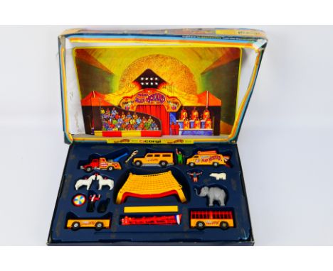 Corgi - A boxed Corgi Jean Richard Circus set # No. 48. The models show signs of light use and appear in Very Good condition 
