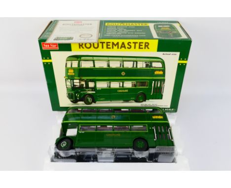 Sun Star - A boxed Sun Star #2904 Limited Edition 1:24 scale RMC 1453-453 CLT 'The Original Green Line 'Routemaster'. The mod