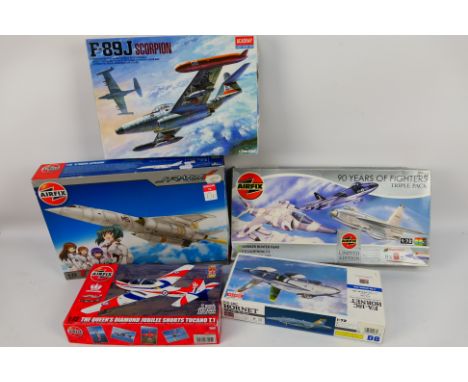 Airfix - Hasegawa - 5 x aircraft model kits in 1:72 scale including F/A 18C Hornet # 00438, F-89J Scorpion # 1628 and others,
