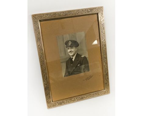 800 SILVER PHOTO FRAME - 32 X 24 CMS