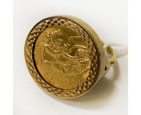 HALF SOVEREIGN GENTS RING - 8.7 GRAMS TOTAL