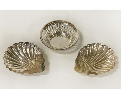 3 HM SILVER DISHES - 179 GRAMS