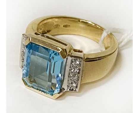 18CT YELLOW GOLD NATURAL TOPAZ RING - APPROX 10.93G - SIZE N