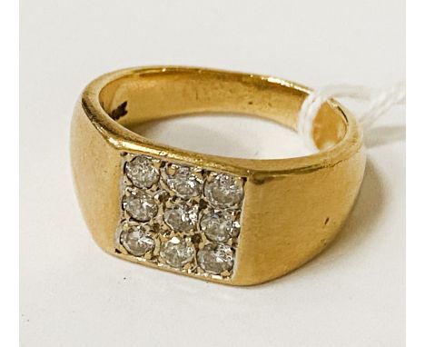 18CT GOLD &amp; 9 DIAMOND RING - SIZE O APPROX 11.7GRAMS 