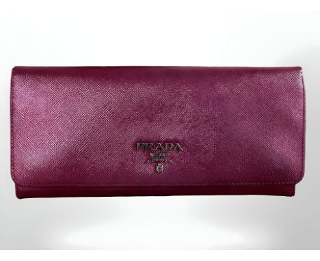Prada : A vintage lady's purse/wallet 
