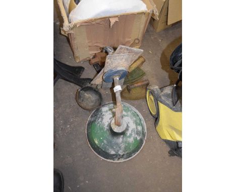 Mixed Lot: Flat irons, vintage lamp etc