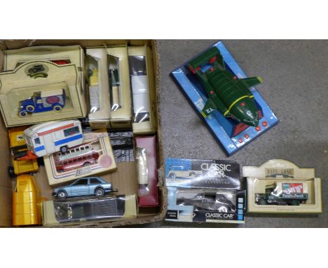 A Thunderbirds 2 clock, Days Gone and other model vehicles