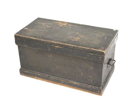 A vintage painted pine trunk blanket box. L95cm x D50cm x H50cm
