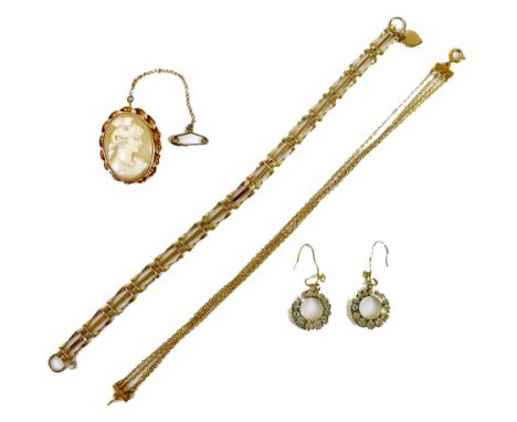 Three pieces of 9ct gold jewellery, comprising a cameo brooch with 9ct gold mount, stamped '375', 2.5 by 3cm,  two 9ct gold b