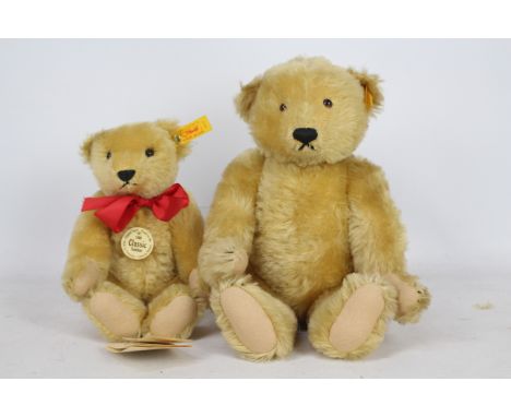 Steiff Teddy Bears  An unboxed Steiff Golden Mohair bear with growler classic 1927 Petsy #000935 Bear measures 33cm and is jo