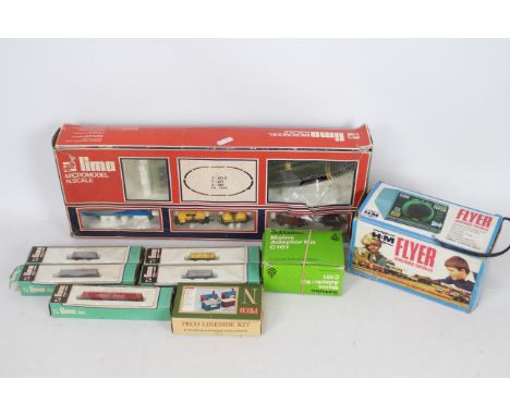 Lima - Subbuteo - H&amp;M - Peco - A collection of N Gauge items including a part set # 139AA with five wagons and some track