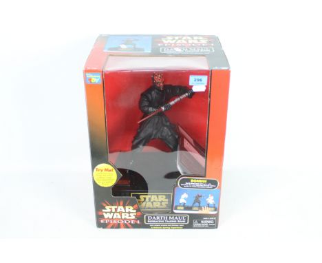 Star Wars - Episode 1 - Darth Maul - Interactive Talking Bank with combat actions and original voice. Item appears in boxed V