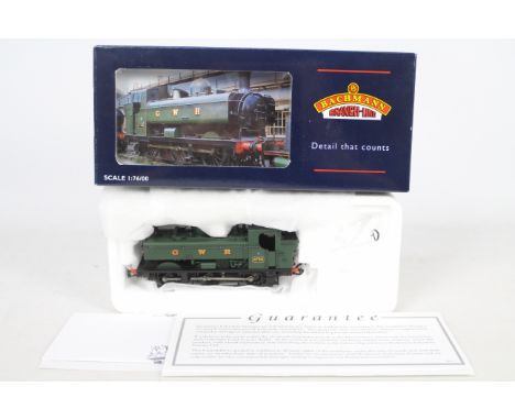 Bachmann - A boxed OO Gauge Class 8750 - 0-6-0PT - Pannier Tank engine - #32-200A - Op. No.96752 GWR Livery. The model appear