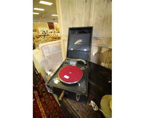 1920s portable gramophone Decca, large records
