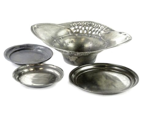 A collection of Art Nouveau pewter, to include a Urania bowl with pierced decoration, two similar Kayserzinn small dishes, an